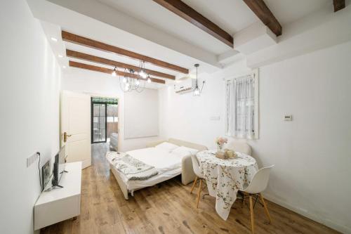 YueYang - Tranquil Gentle Lane House with Private Patio, Shanghai (foto 3)