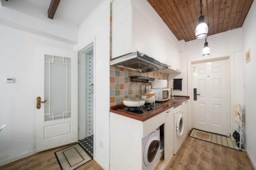 YueYang - Tranquil Gentle Lane House with Private Patio, Shanghai (foto 7)
