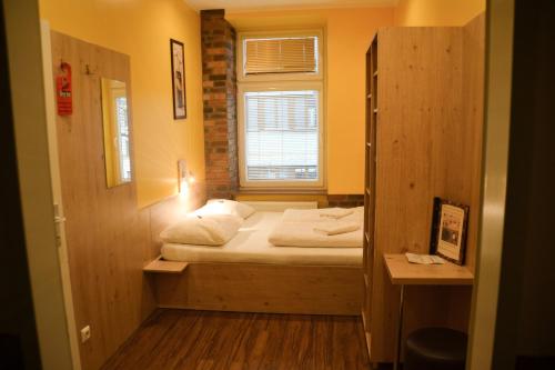 Double Room image 7