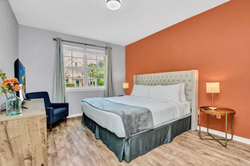 2 Bedroom Vacation Condo (2016) thumb 2