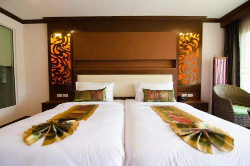 2 double beds