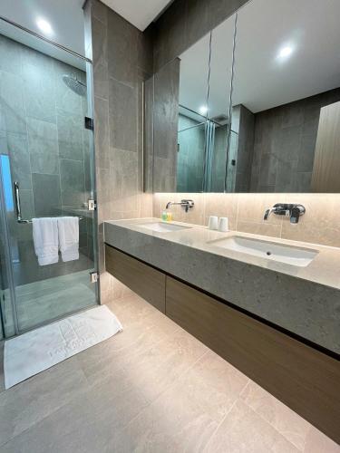 Lancaster Apartment