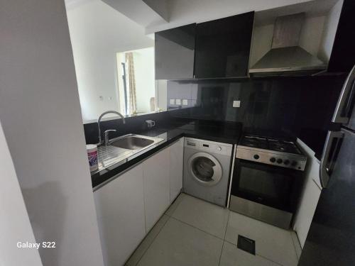 Entire 1 Bedroom Apartment with Swimming Pool andJaccuzi in Business Bay, heart of Dubai, Dubai (photo 3)