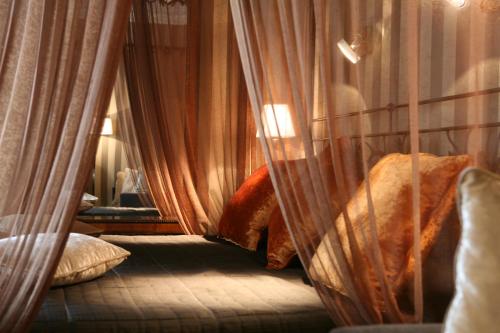 The Inn at the Spanish Steps Elegant Collection - GioielloJewel - image 4
