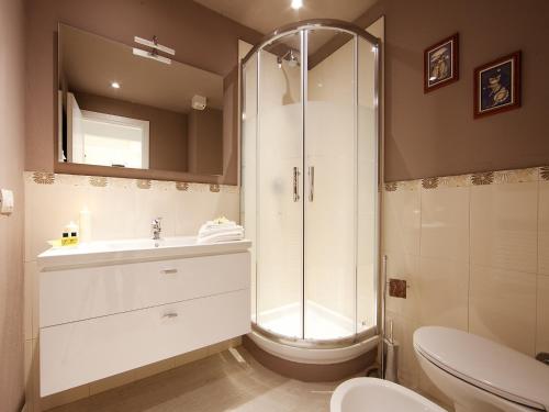 La Farina Apartments - image 2