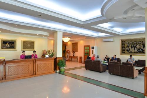 Grand Palace Hotel photo 1