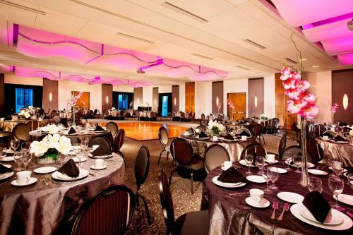 Aloft Mount Laurel - image 12