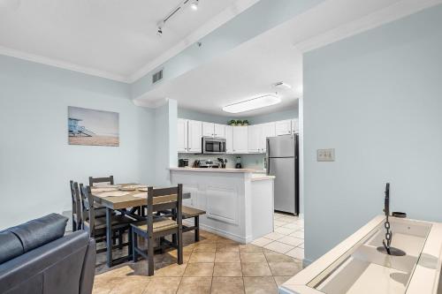 401 Dunes at the end of Fort Morgan Road in ฟอร์ต มอร์แกน