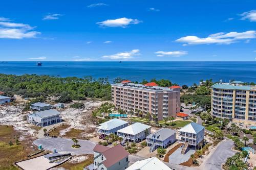 ทัศนียภาพภายนอกโรงแรม, 401 Dunes at the end of Fort Morgan Road in ฟอร์ต มอร์แกน