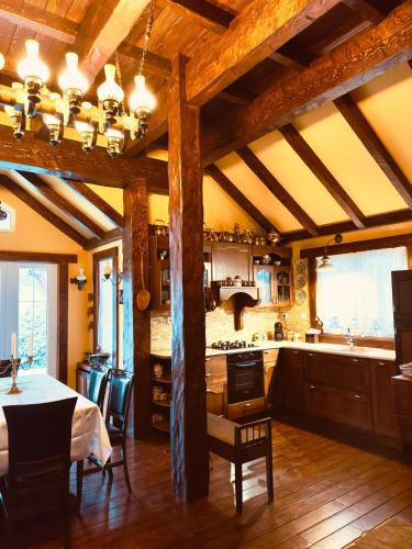 köök, Chalet d'Argent in Bodești