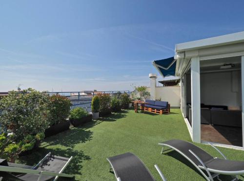 Kert, BCN Duplex Penthouse & Pool in Sant Andreu de Llavaneres