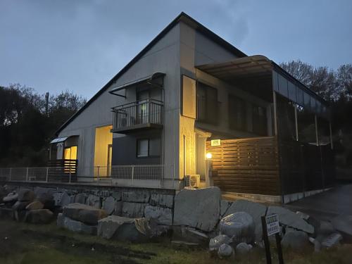 駐車場あり男女混合ドミトリールーム出会いがある自然豊かな宿地域最安値無人チェックイン