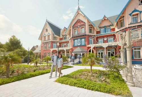 PortAventura Hotel Lucy's Mansion - Includes PortAventura Park & Ferrari Land Tickets