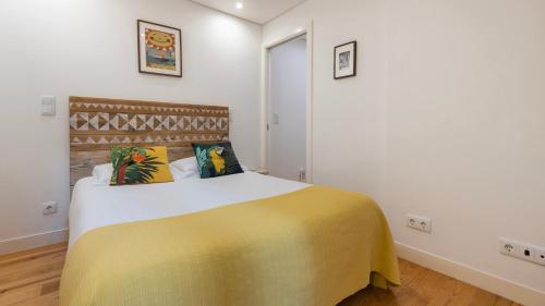 Charming Apartment in Bairro Alto by LovelyStay, Lizbona