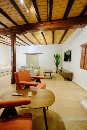 Rustic Elegance in Omodos in 奧莫多斯