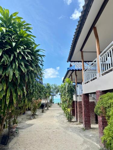 Bungalow image 1