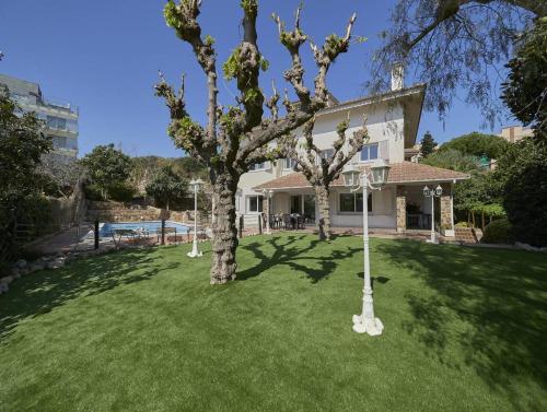 Seven-Bedroom House
