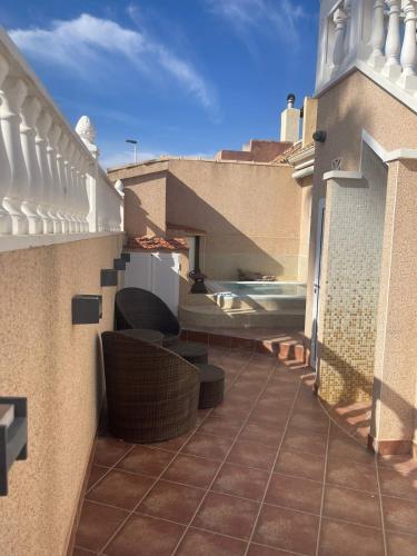 Home with outside Jacuzzi, Puerto Marino (Foto 4)