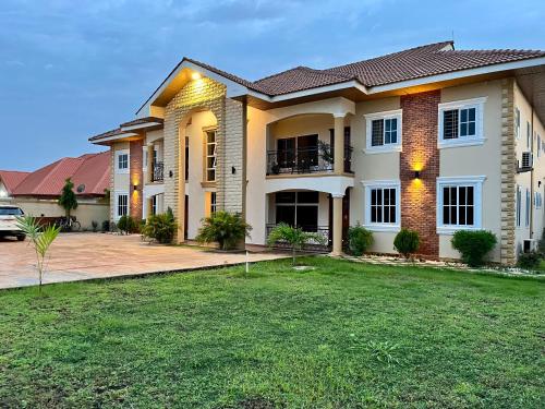 A szálláshely kívülről, THE AFRICAN PALACE- Free Airport Pick up - High Speed Starlink WiFi - Car Rental in Tamale