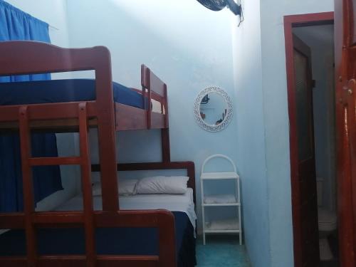 1 double bed, 1 twin bed