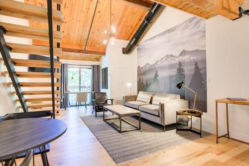 Mountain Inn Lodge 57 with Wintergreen Advantage in Wintergreen, USA