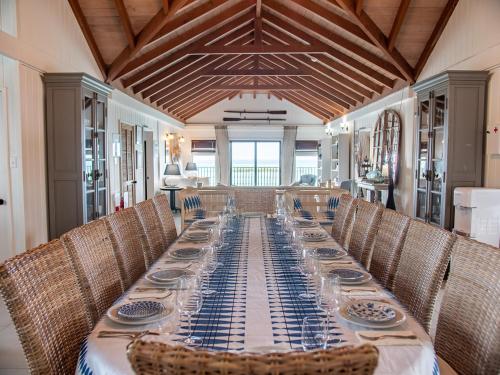 The Seahouse Antigua SEAFRONT in Mamora Bay