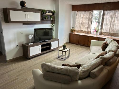 3 bedrooms, 7 beds