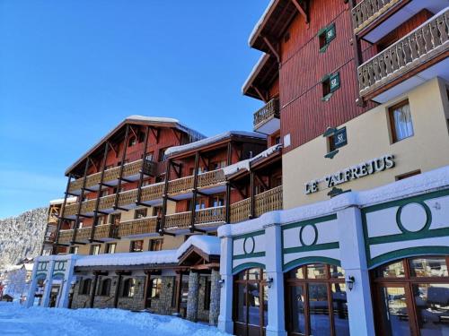 Hôtel Valfréjus Vacances Hotel de charme La Ferme de Cupelin***