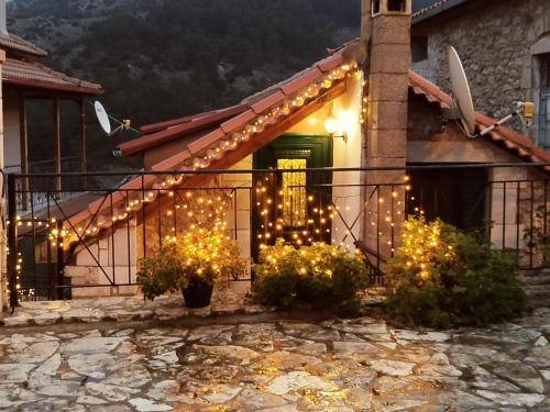 Kristi's Homes - "Beautiful Attic" in Dimitsana in 디미트사나