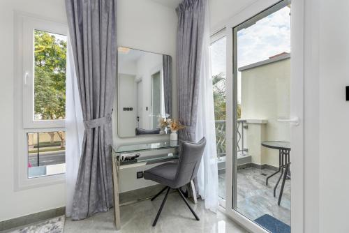 White Sage Brand New 3BR Villa with Garden and Two Balconies, Дубай (фото 5)