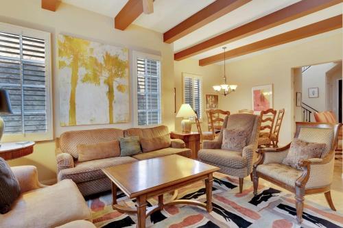Enchanting Townhome Touching Santa Rosa Mountains in La Quinta (Kalifornia)