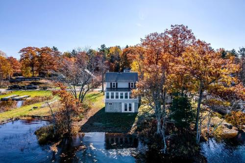 Lakeside Retreat in Orono, Maine in Orono