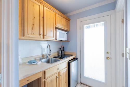 631616741 The Edgewater