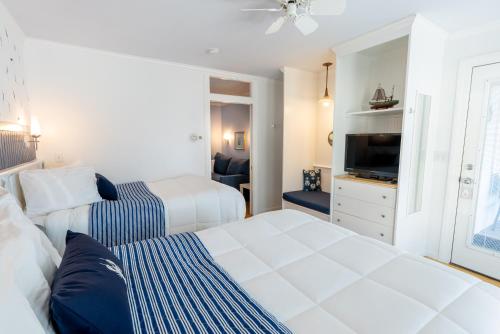 631616792 The Edgewater