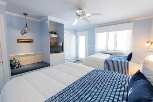 631617569 The Edgewater