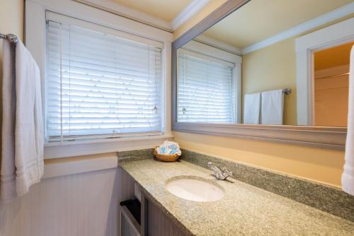 The Edgewater - image 10