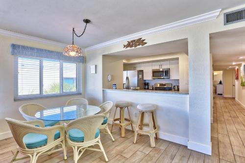 Land's End Building 7 – Treasure Island, FL