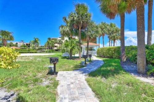 Land's End Building 7 – Treasure Island, FL