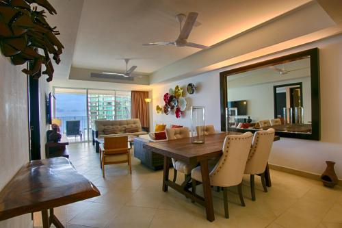 Beachfront 1BR | 5 Pools + Gym + Balcony Views, Puerto Vallarta (foto 2)