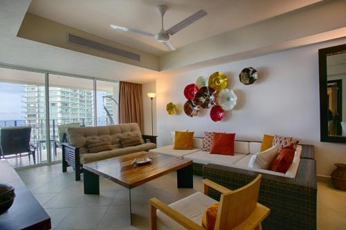 Beachfront 1BR | 5 Pools + Gym + Balcony Views, Puerto Vallarta (foto 8)