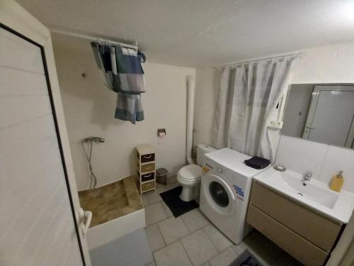 Ce qu'il faut là où il faut pour vos vacances (Ce qu'il faut la ou il faut pour vos vacances) in Trois-Rivieres