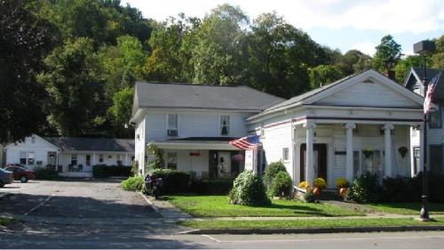 The Colonial Inn & Creamery