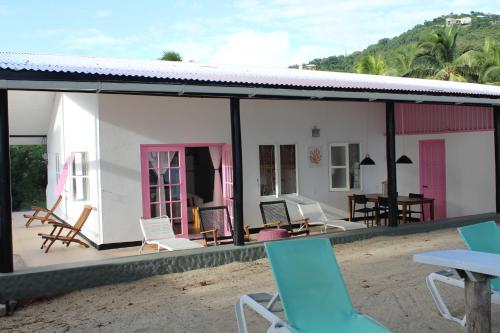 Sugarapple Bequia Beach Cottage in Friendship