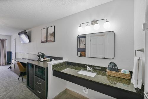 Tremont Lodge & Resort - image 6