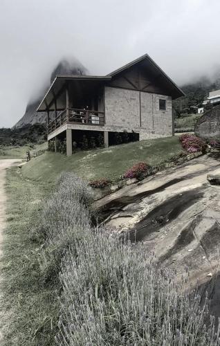 Chalé Estância do Lagarto (Chale Estancia do Lagarto) in Pedra Azula