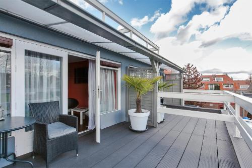 Alex Rooms - main image