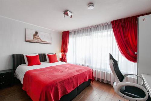 Alex Rooms - image 4