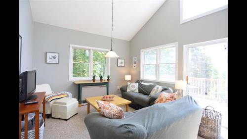 Four-Bedroom Holiday Home