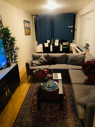 Room in 2 bedroom apartment