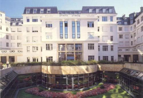 Dayroom Espace Paris sans nuitée et Chambre partagée Chatillon nuitée -- Repos journée ou Espace Travail 8-19h Proche Tour Eiffel ou Usage bureau à l'heure en journée -- Nuitée Chatillon Avenue Paris